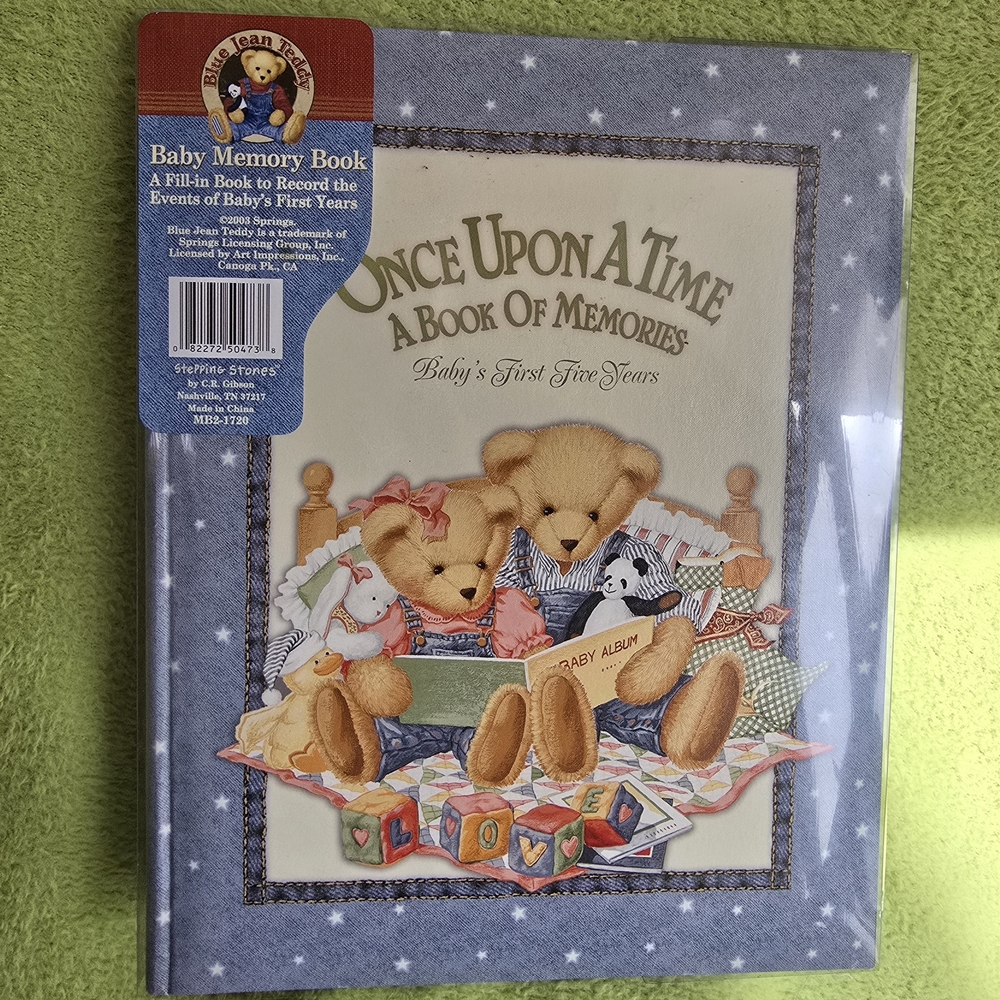 NWT Vintage - Once Upon A Time - A 5 YEAR BOOK OF MEMORIES -BLUE JEAN TEDDY (Q1)